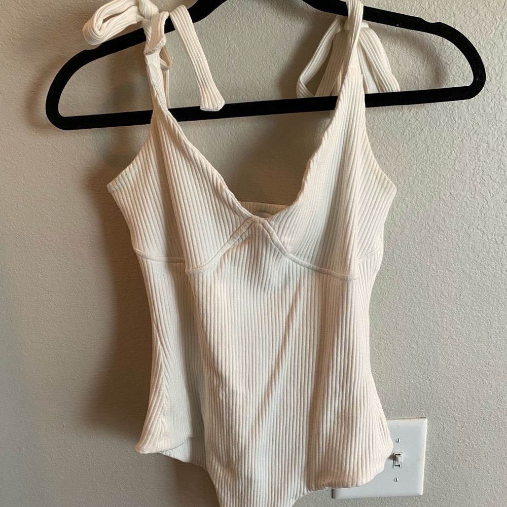 Princess Polly white ribbed bodysuit🤍🖤